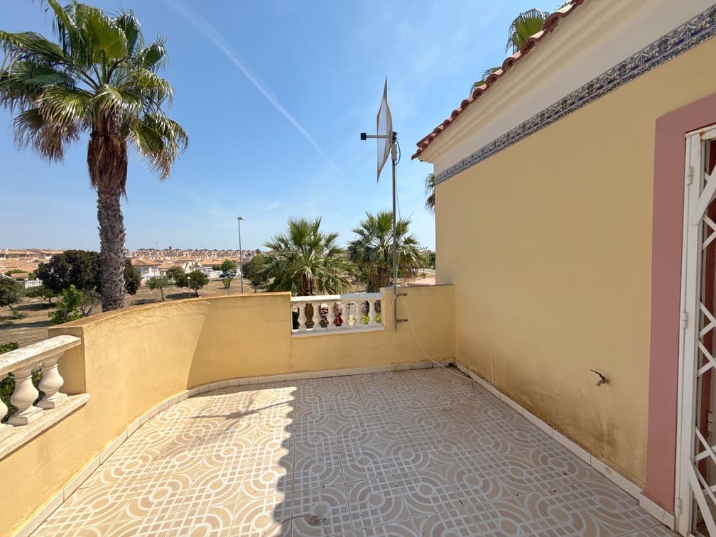 3 bedroom Villa for sale in La Regia with pool garage - € 349,950 (Ref: 9874053)