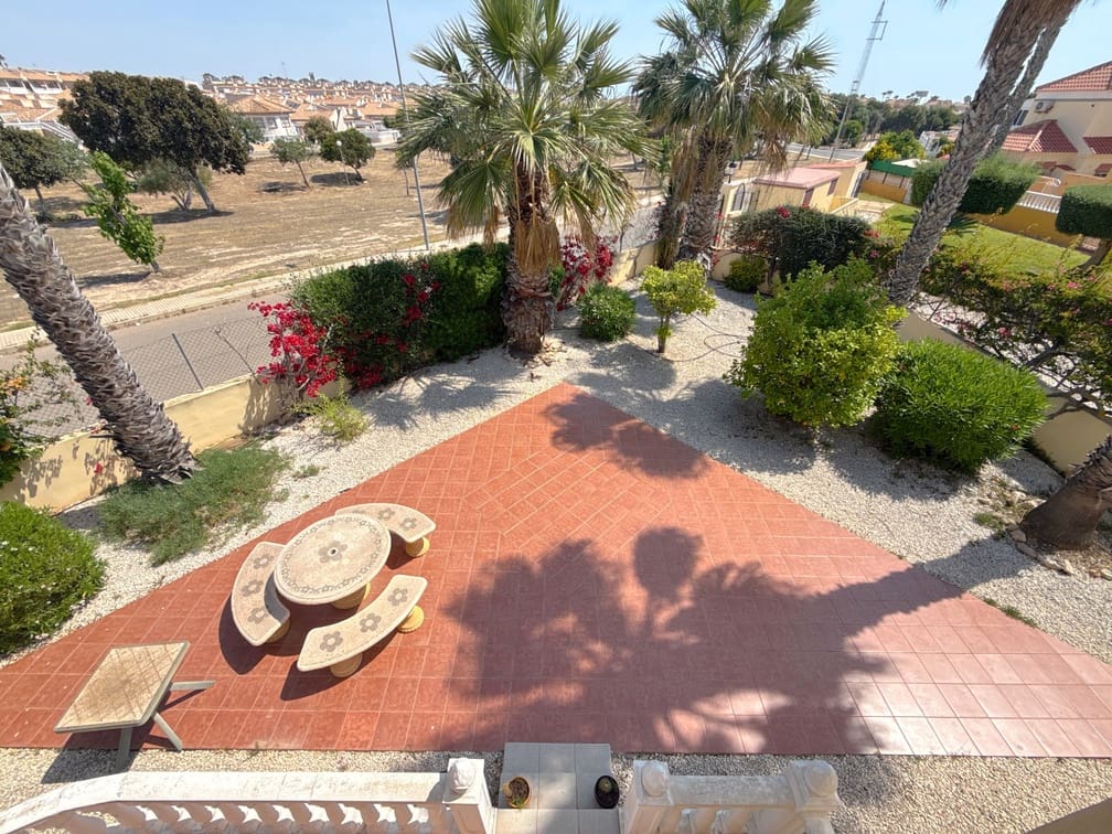 3 bedroom Villa for sale in La Regia with pool garage - € 349,950 (Ref: 9874053)