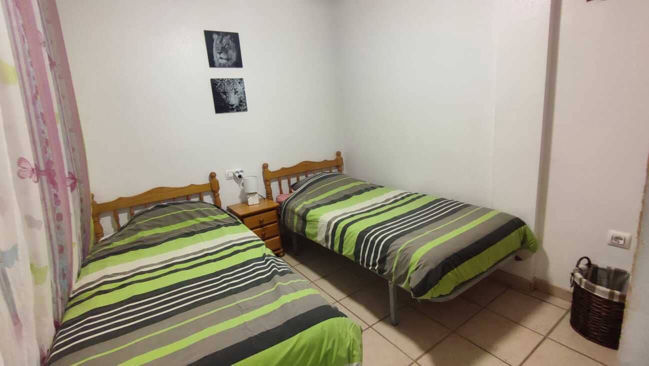 3 slaapkamer Halfvrijstaande villa te koop in Orihuela Costa met zwembad - € 279.950 (Ref: 9874074)
