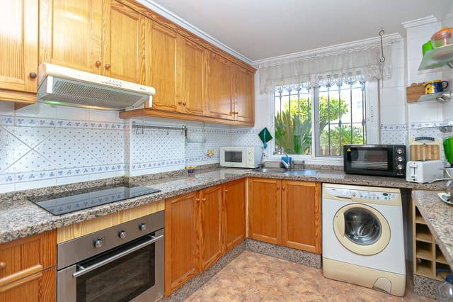 2 makuuhuone Paritalo myytävänä paikassa La Zenia, Orihuela mukana uima-altaan - 289 000 € (Ref: 9891090)