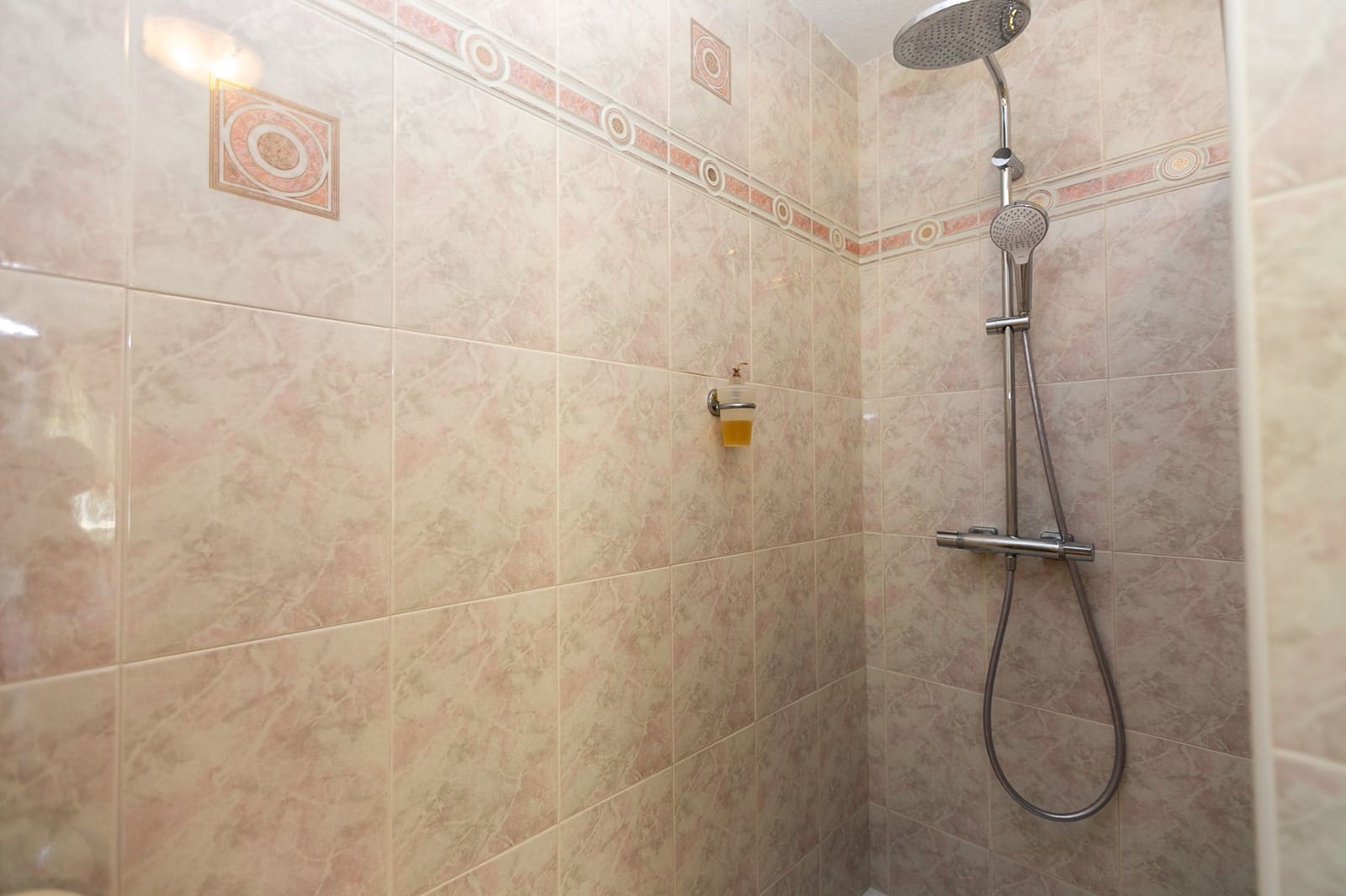 3 soveværelse Villa til salg i Villamartin med swimmingpool garage - € 530.000 (Ref: 9891095)