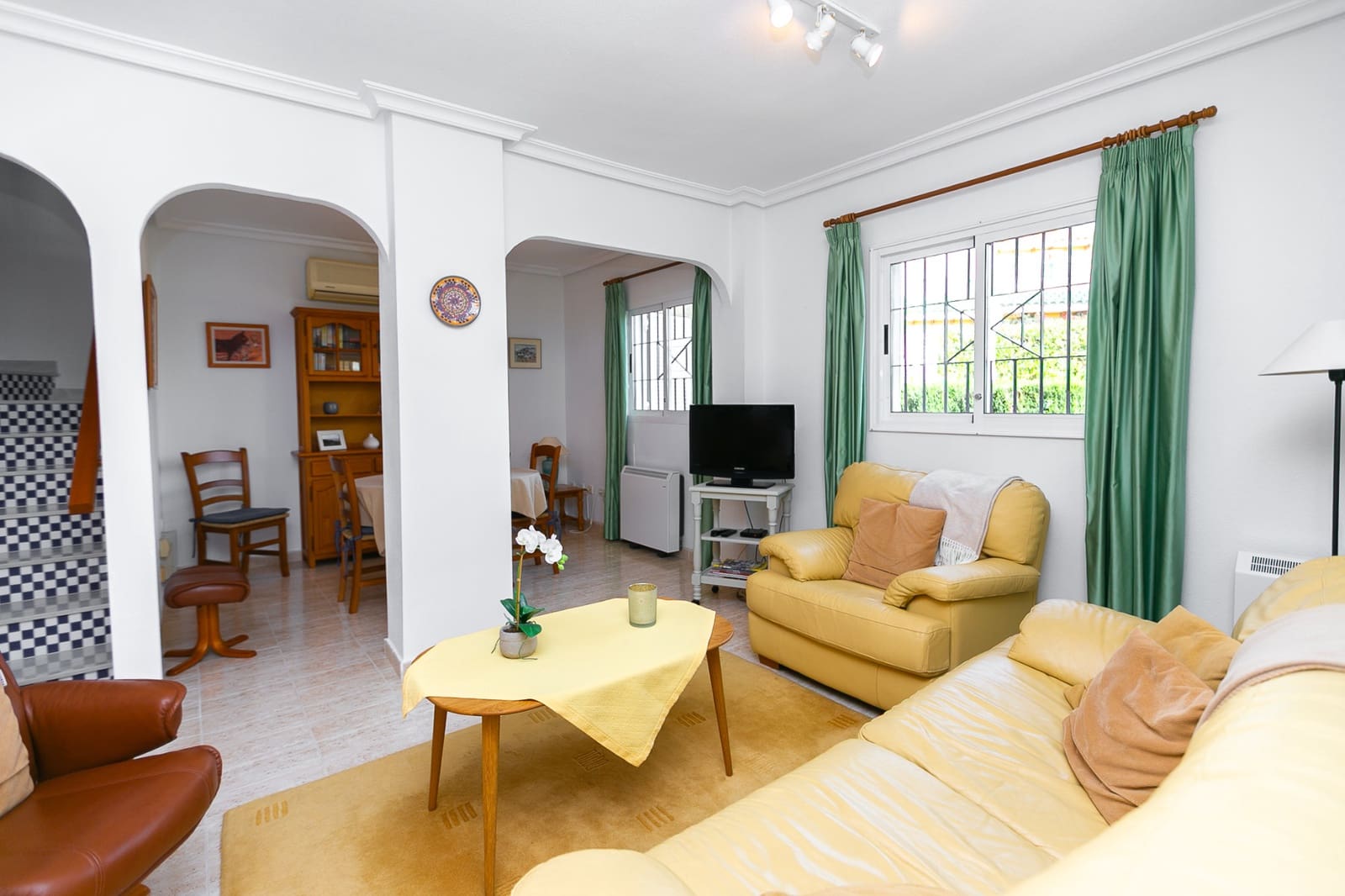 2 Zimmer Doppelhaus zu verkaufen in Playa Flamenca mit Pool Garage - 270.000 € (Ref: 9891098)