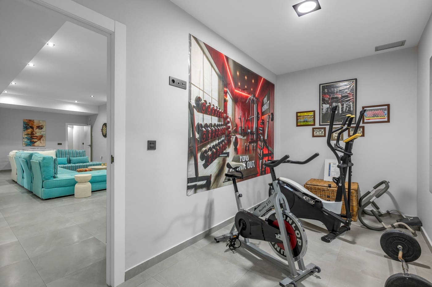 5 soveværelse Villa til salg i Orihuela Costa med swimmingpool garage - € 592.000 (Ref: 9924973)