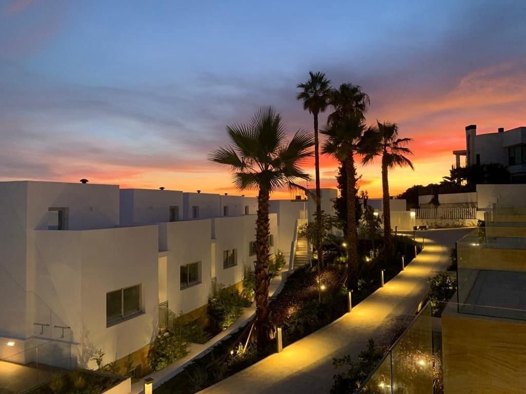 5 quarto Casa em Banda para venda em Fuengirola com piscina - 949 000 € (Ref: 9932467)