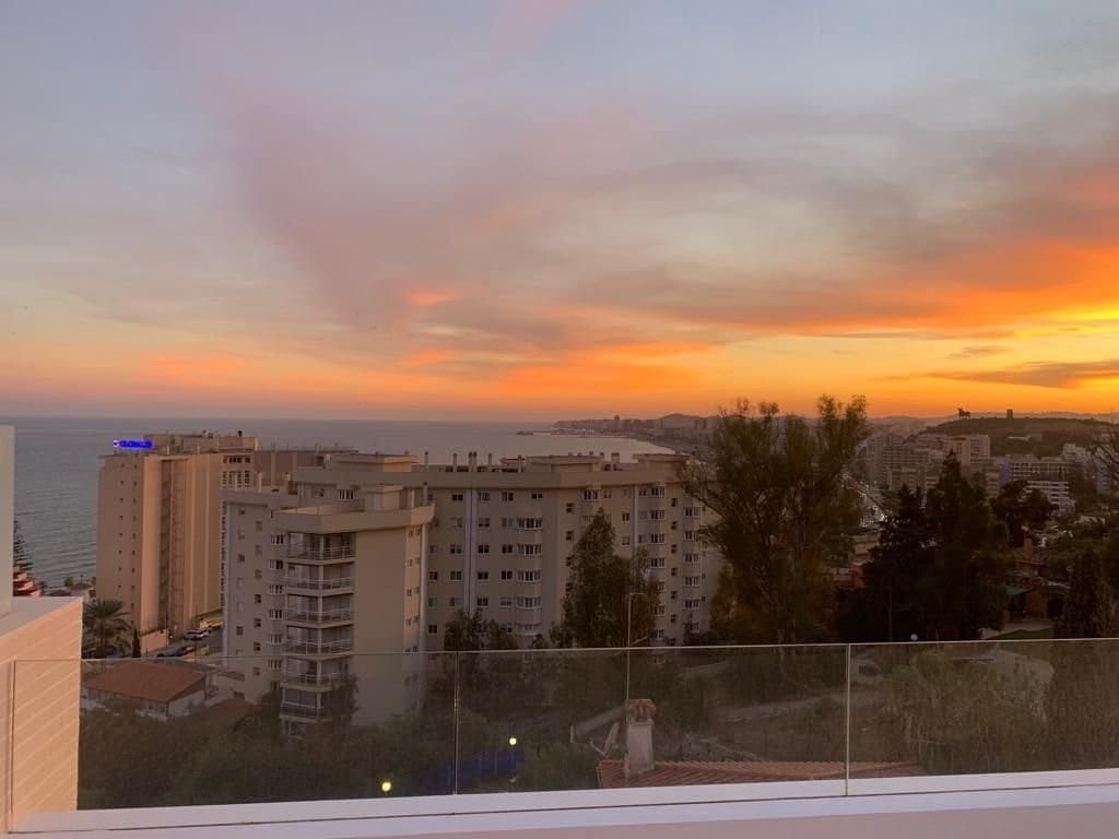 5 quarto Casa em Banda para venda em Fuengirola com piscina - 949 000 € (Ref: 9932467)