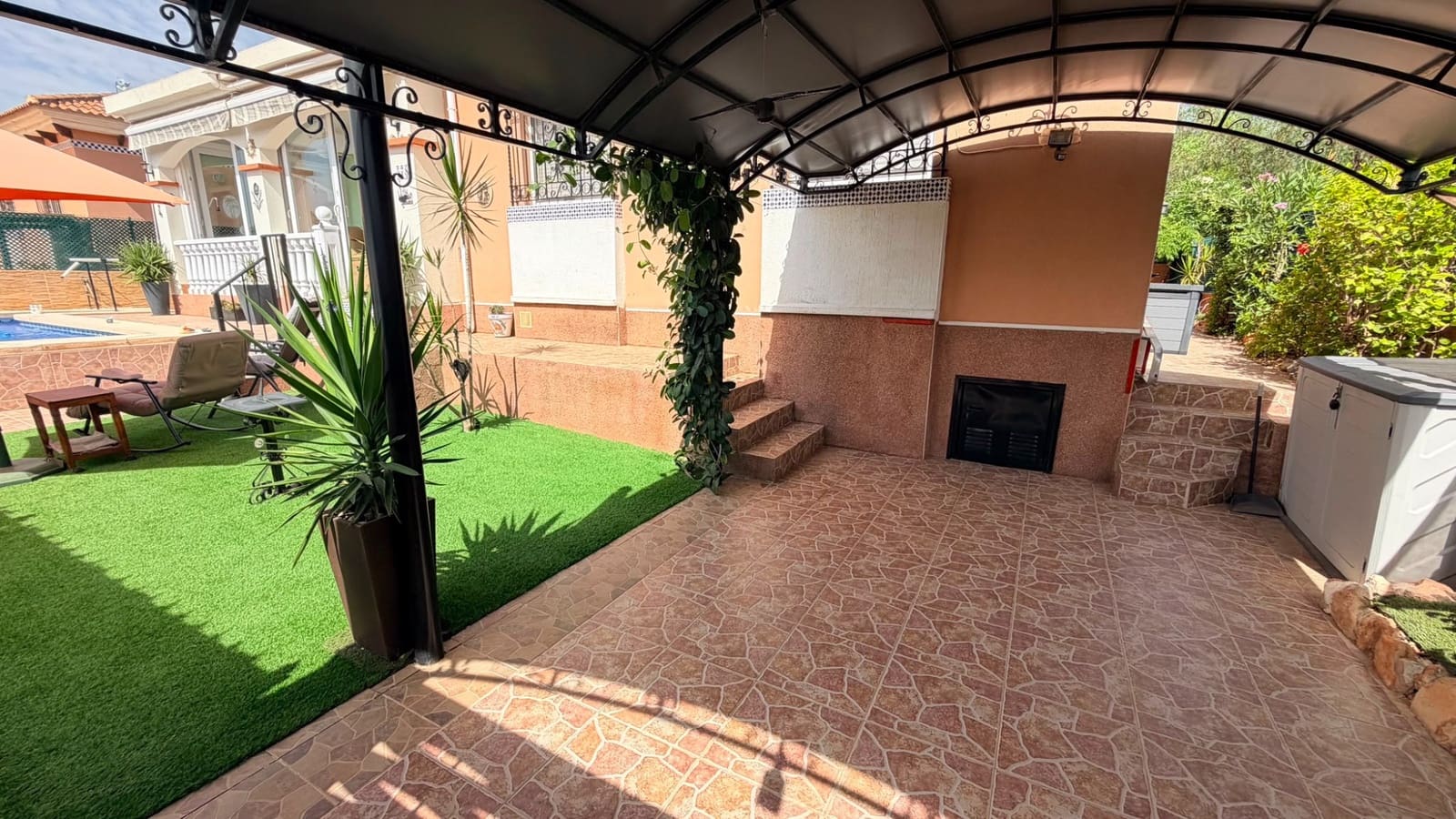 3 quarto Moradia para venda em Los Montesinos com piscina - 315 000 € (Ref: 9961000)