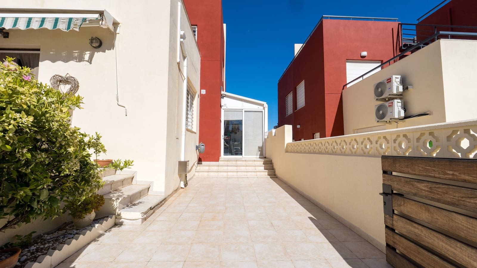 2 bedroom Townhouse for sale in Villamartin with pool - € 189,000 (Ref: 9971630)