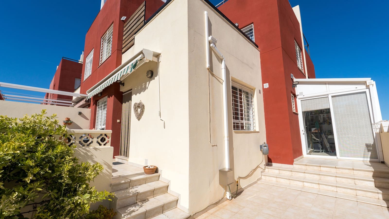 2 bedroom Townhouse for sale in Villamartin with pool - € 189,000 (Ref: 9971630)