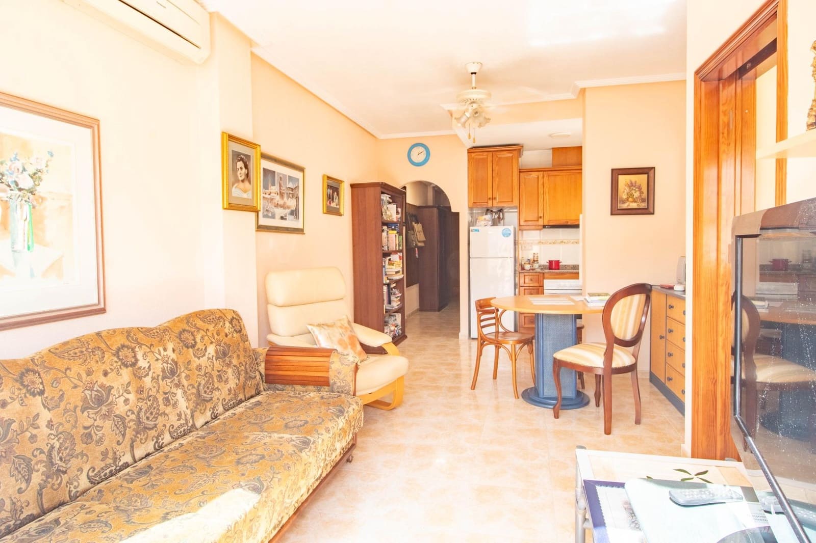 2 chambre Penthouse à vendre à Torrevieja avec piscine - 145 000 € (Ref: 9976029)