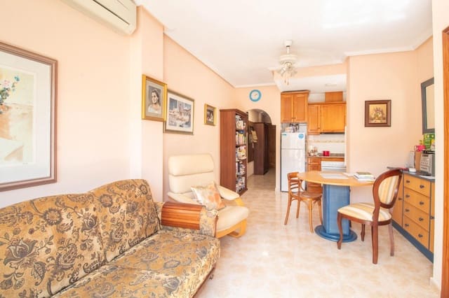2 chambre Penthouse à vendre à Centro, Torrevieja avec piscine - 145 000 € (Ref: 9976029)