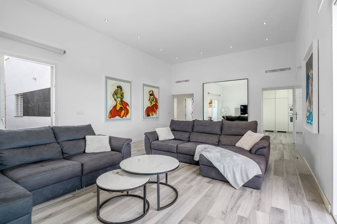 4 soverom Villa til salgs i Algorfa med svømmebasseng garasje - € 894 950 (Ref: 9976046)