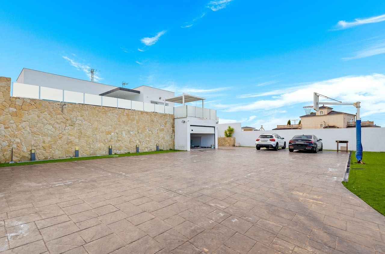 4 soverom Villa til salgs i Algorfa med svømmebasseng garasje - € 894 950 (Ref: 9976046)
