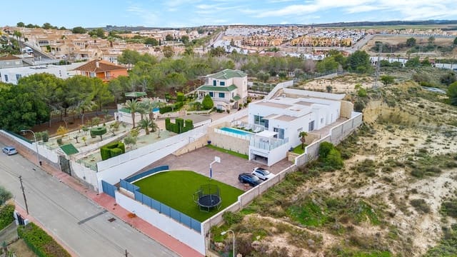 4 soverom Villa til salgs i Algorfa med svømmebasseng garasje - € 894 950 (Ref: 9976046)