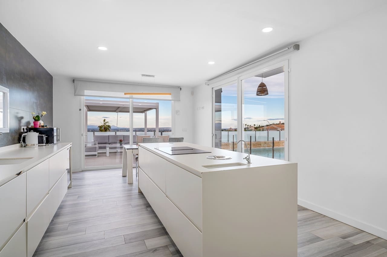 4 soverom Villa til salgs i Algorfa med svømmebasseng garasje - € 894 950 (Ref: 9976046)