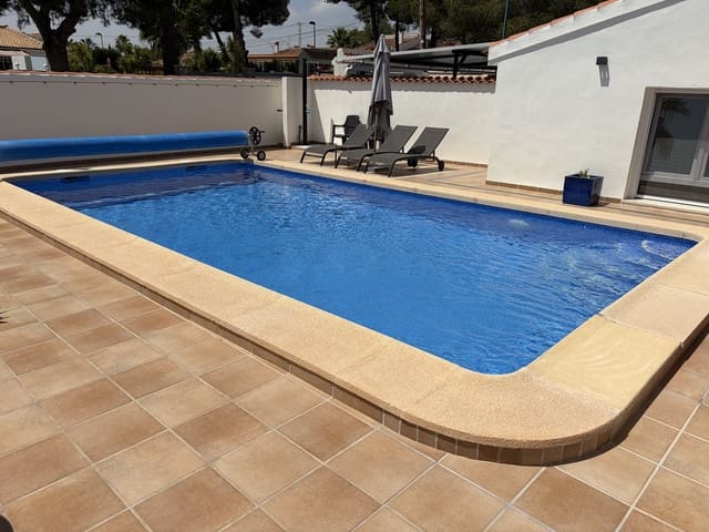 4 soveværelse Villa til salg i Pinar de Campoverde, Pilar de la Horadada med swimmingpool garage - € 699.950 (Ref: 9976049)