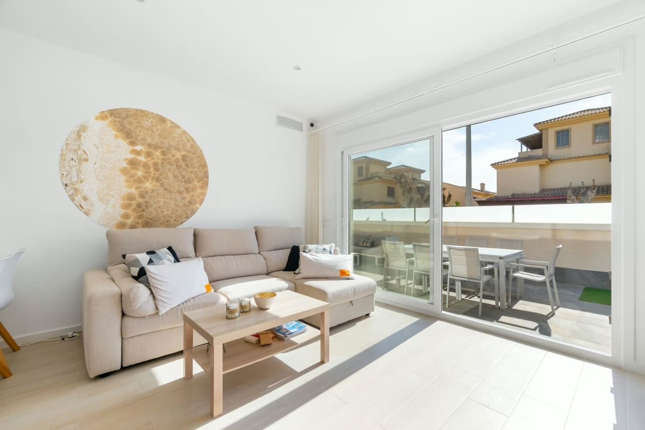 3 slaapkamer Villa te koop in Pilar de la Horadada met zwembad garage - € 424.950 (Ref: 9976050)