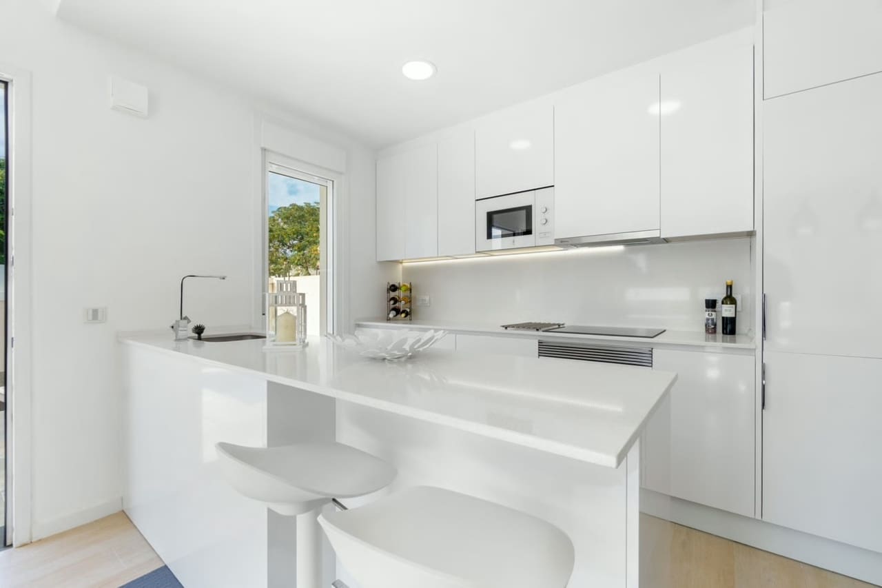 3 slaapkamer Villa te koop in Pilar de la Horadada met zwembad garage - € 424.950 (Ref: 9976050)