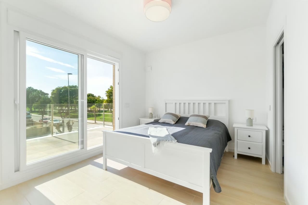 3 slaapkamer Villa te koop in Pilar de la Horadada met zwembad garage - € 424.950 (Ref: 9976050)