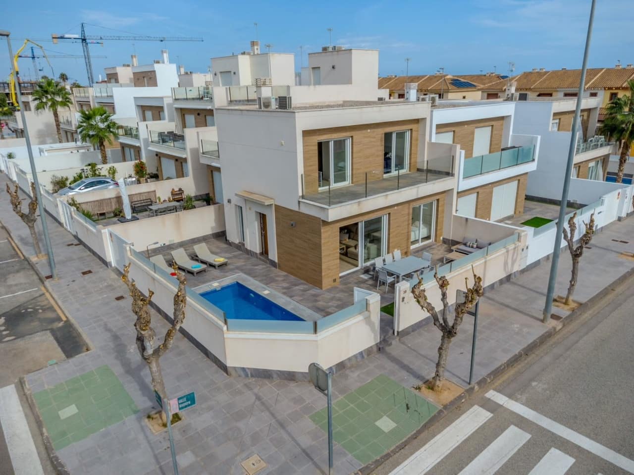3 slaapkamer Villa te koop in Pilar de la Horadada met zwembad garage - € 424.950 (Ref: 9976050)