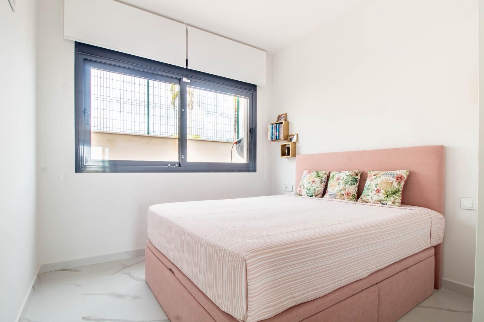 2 bedroom Apartment for sale in San Miguel de Salinas with pool - € 329,900 (Ref: 9976054)