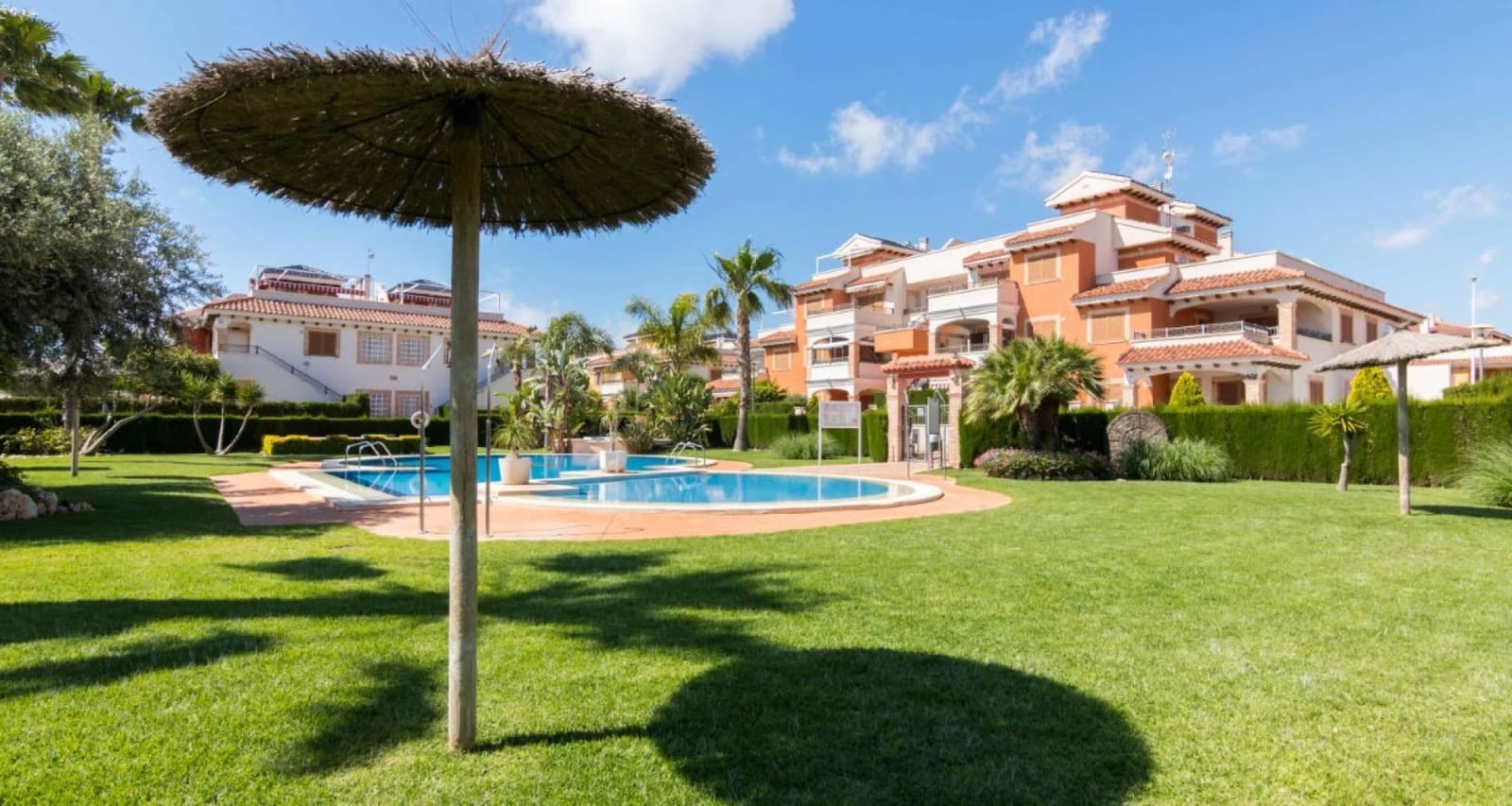 2 soveværelse Penthouse til salg i Playa Flamenca med swimmingpool - € 229.900 (Ref: 9976056)