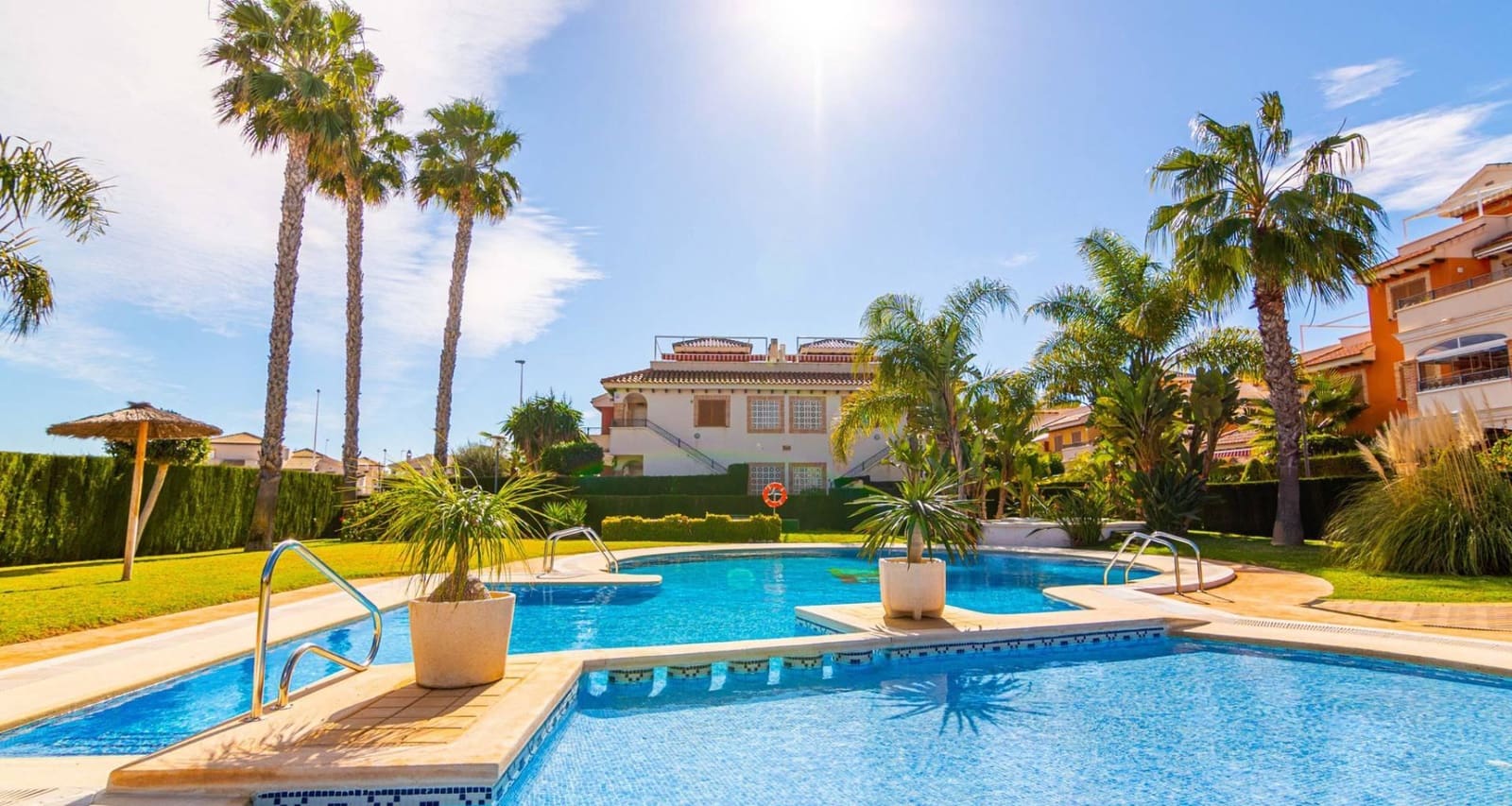 2 soveværelse Penthouse til salg i Playa Flamenca med swimmingpool - € 229.900 (Ref: 9976056)