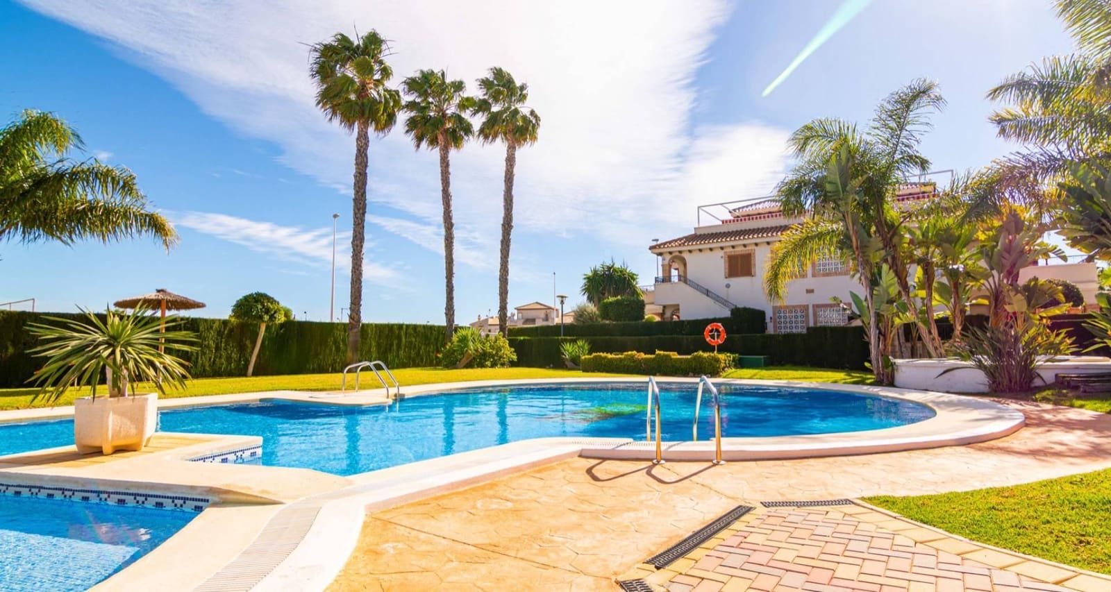 2 soveværelse Penthouse til salg i Playa Flamenca med swimmingpool - € 229.900 (Ref: 9976056)