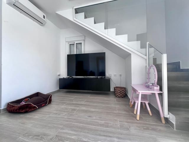 5 soverom Villa til salgs i Las Filipinas med svømmebasseng - € 459 000 (Ref: 9976062)