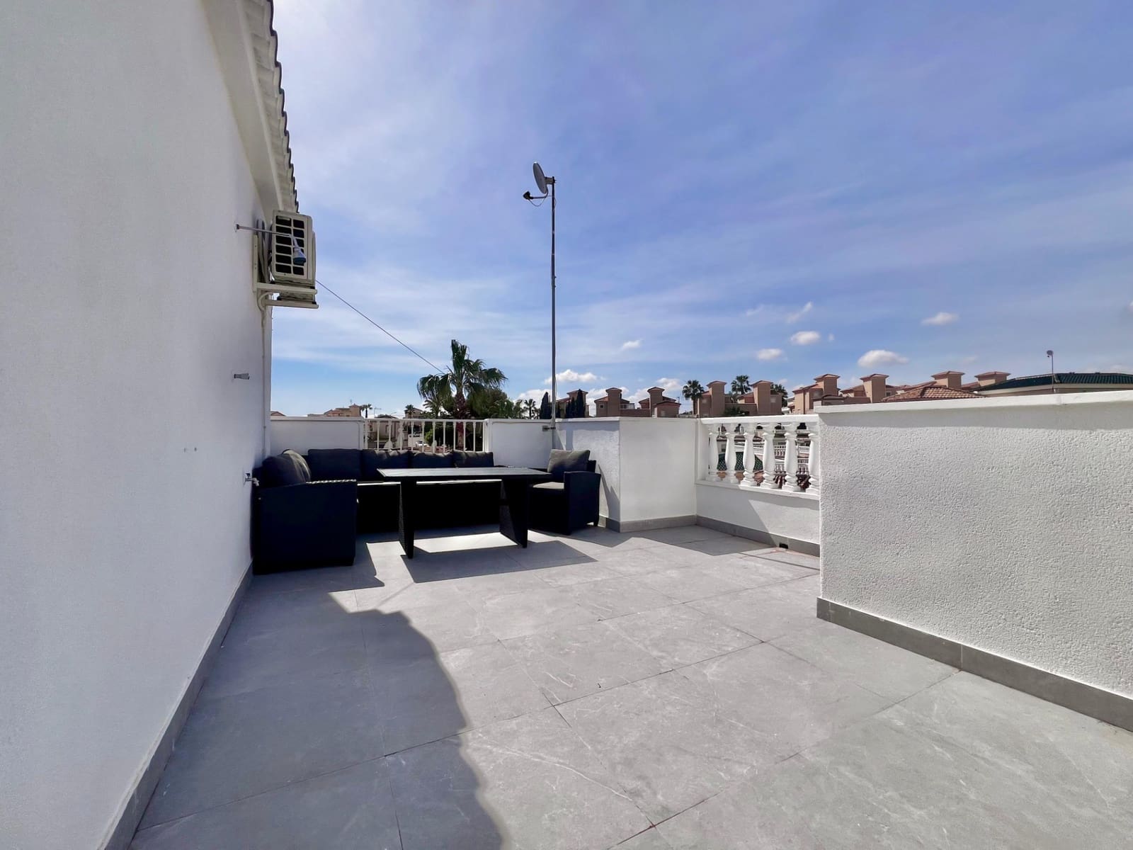 5 soverom Villa til salgs i Filipinas med svømmebasseng - € 459 000 (Ref: 9976062)