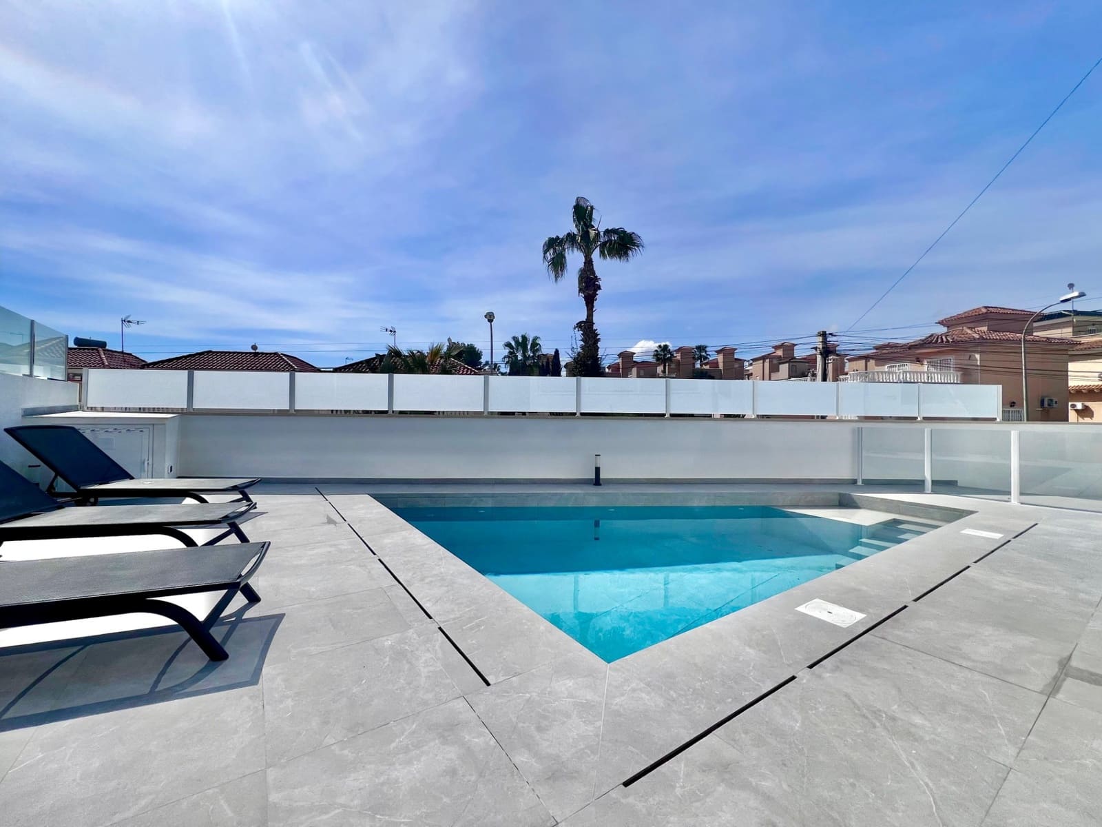 5 soverom Villa til salgs i Filipinas med svømmebasseng - € 459 000 (Ref: 9976062)