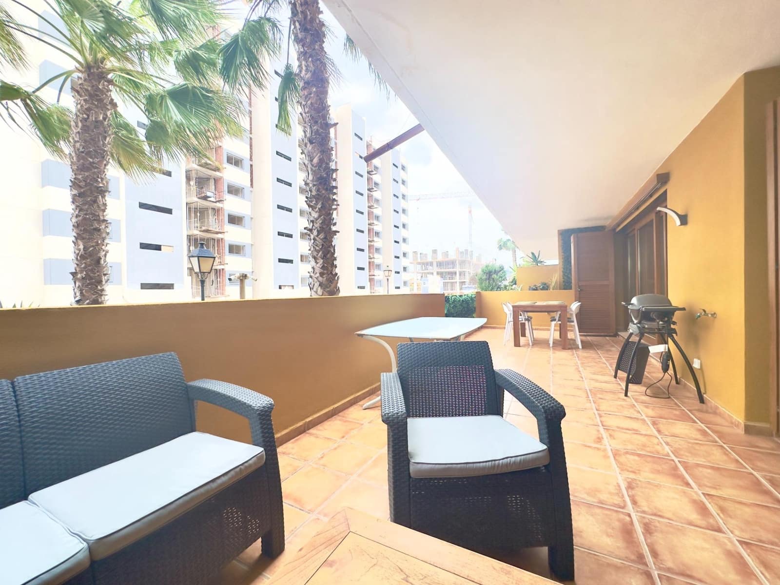 Apartamento de 2 habitaciones en Punta Prima en venta con piscina - 330.000 € (Ref: 9976063)