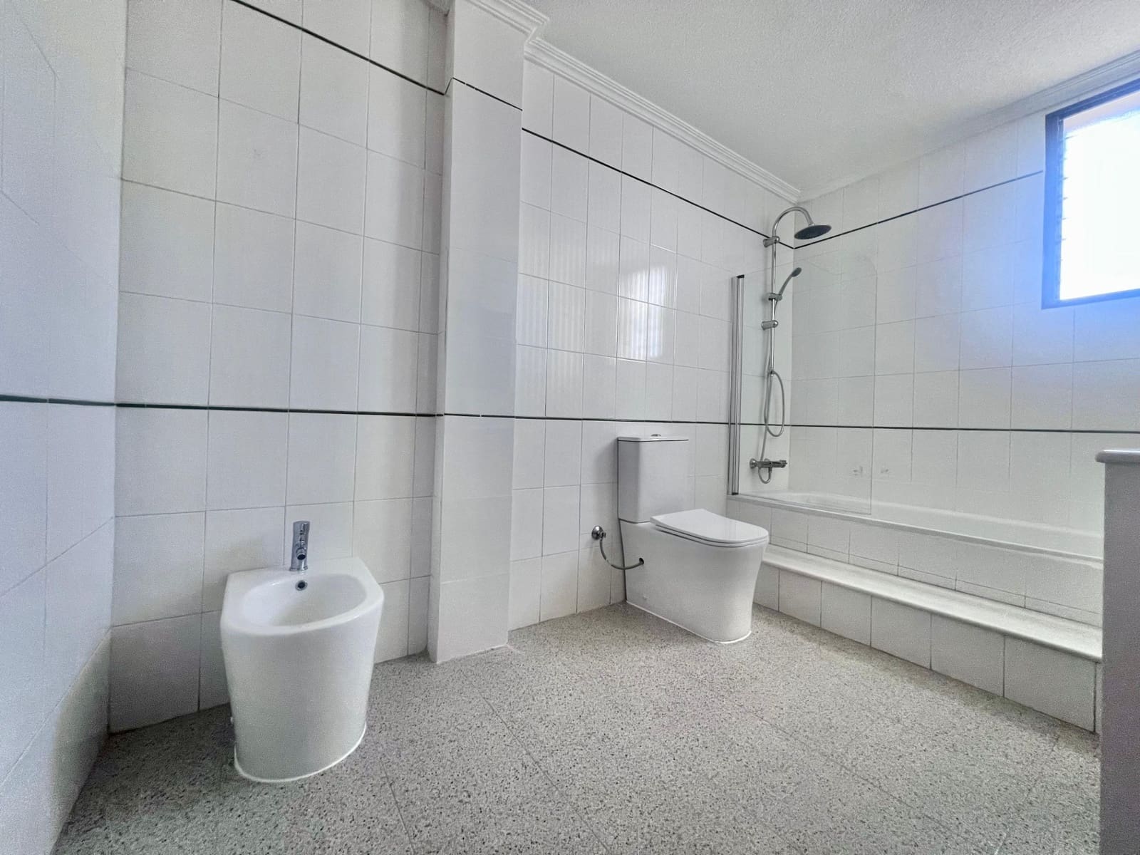 4 chambre Appartement à vendre à Guardamar del Segura avec piscine - 209 000 € (Ref: 9976064)