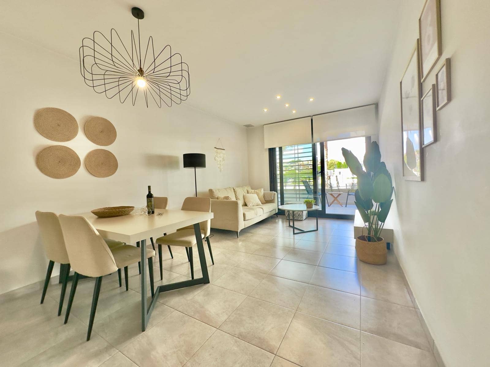 Apartamento de 2 habitaciones en Filipinas en venta con piscina garaje - 237.000 € (Ref: 9976070)