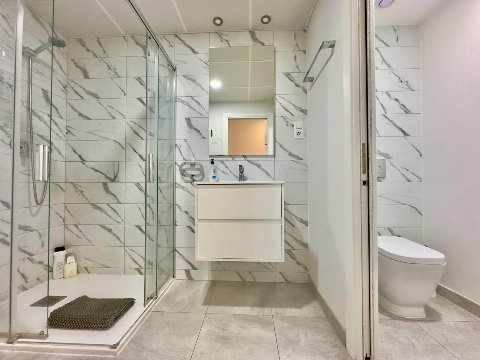 Apartamento de 2 habitaciones en Filipinas en venta con piscina garaje - 237.000 € (Ref: 9976070)