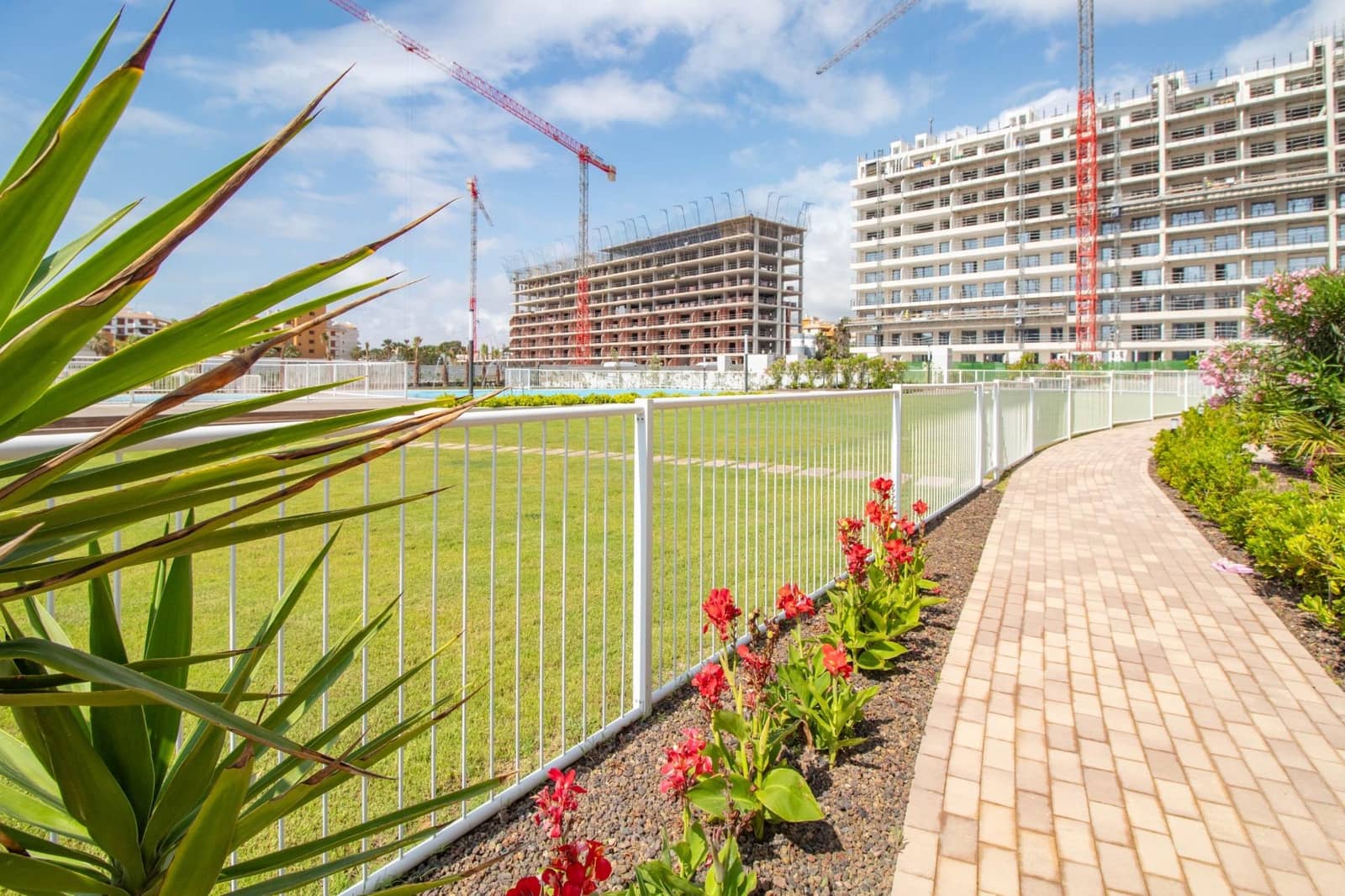 2 soveværelse Lejlighed til salg i Punta Prima med swimmingpool - € 370.000 (Ref: 9976073)