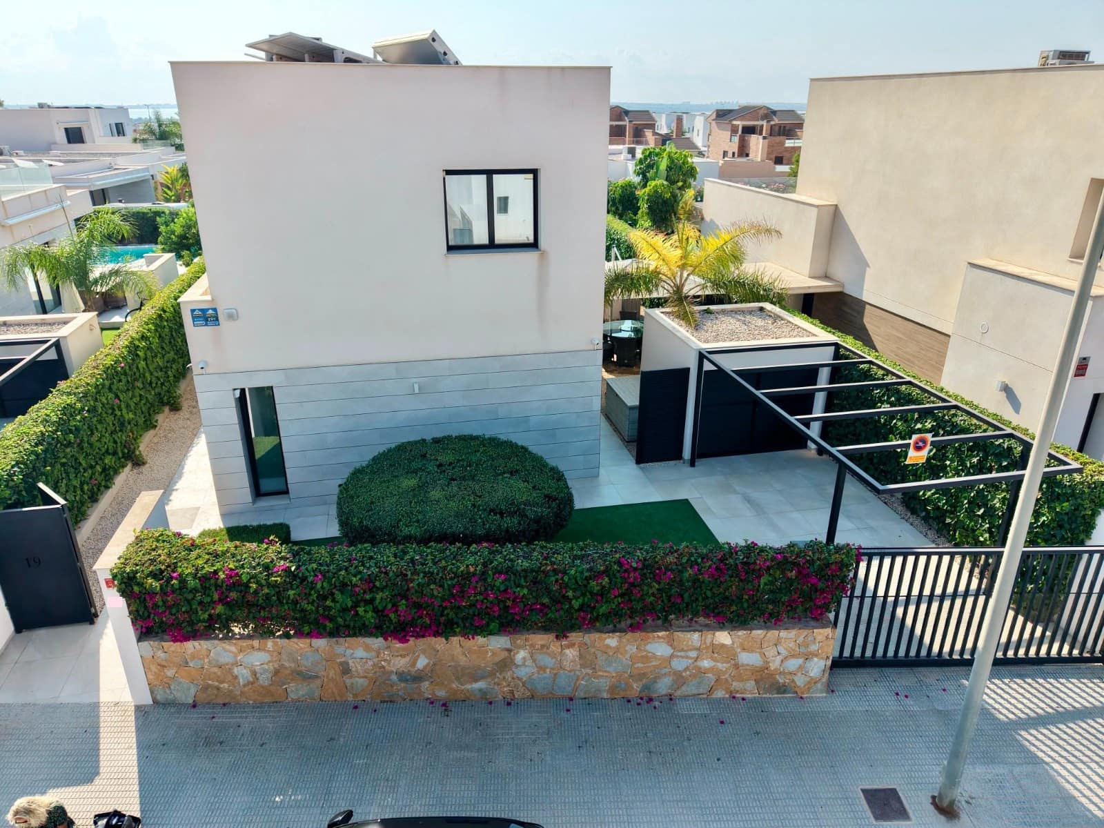 4 bedroom Villa for sale in Los Montesinos with pool - € 595,000 (Ref: 9996063)