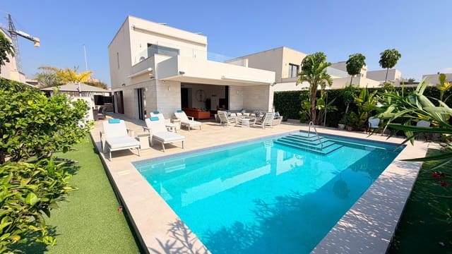 4 bedroom Villa for sale in Los Montesinos with pool - € 595,000 (Ref: 9996063)