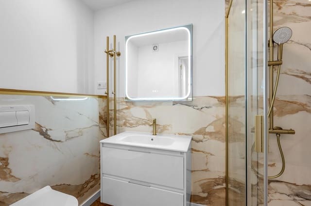 2 soveværelse Penthouse til salg i Punta Prima, Torrevieja med swimmingpool - € 225.000 (Ref: 9996065)