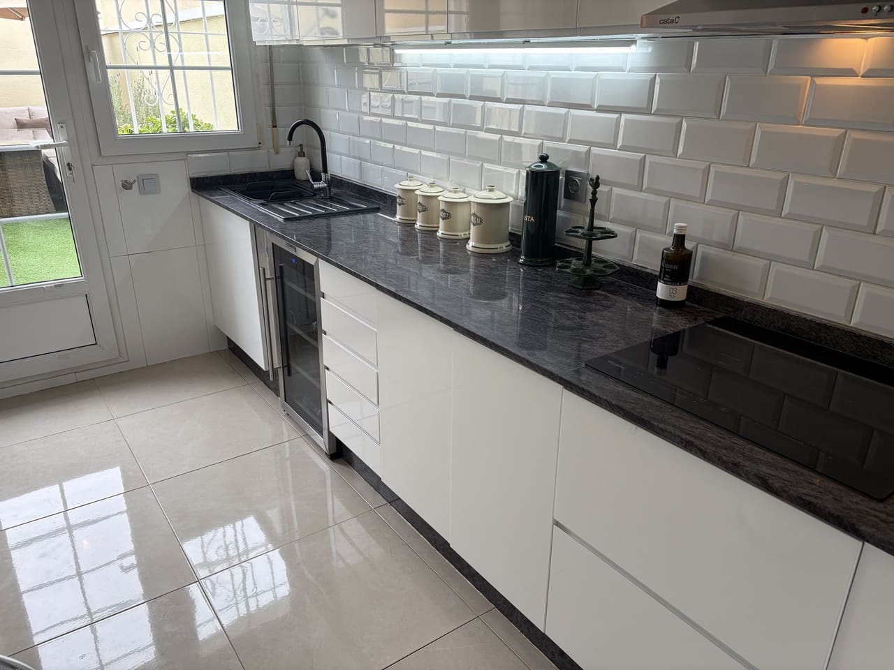 Casa de 3 habitaciones en Heredades en venta con piscina garaje - 234.950 € (Ref: 9996067)