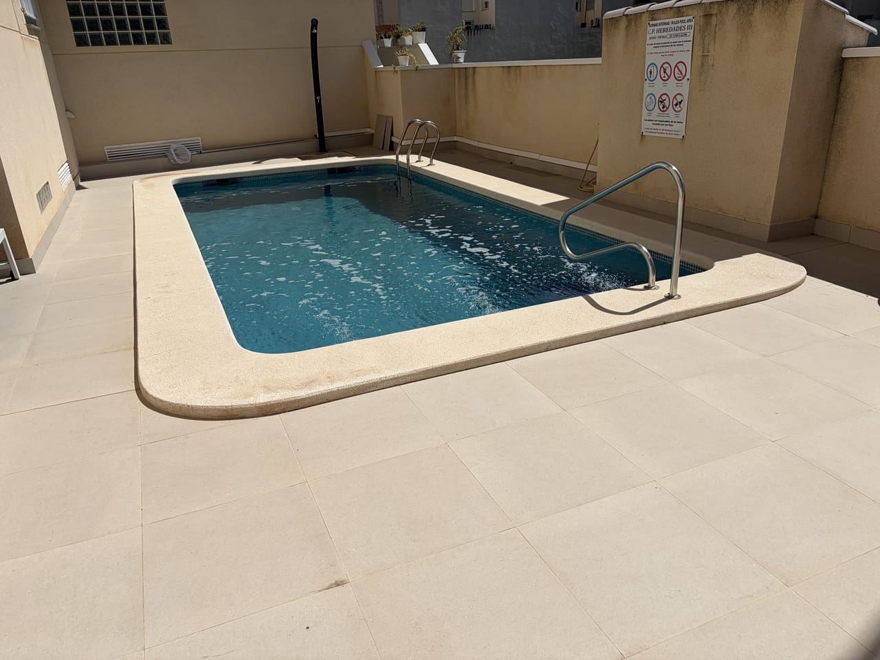 Casa de 3 habitaciones en Heredades en venta con piscina garaje - 234.950 € (Ref: 9996067)