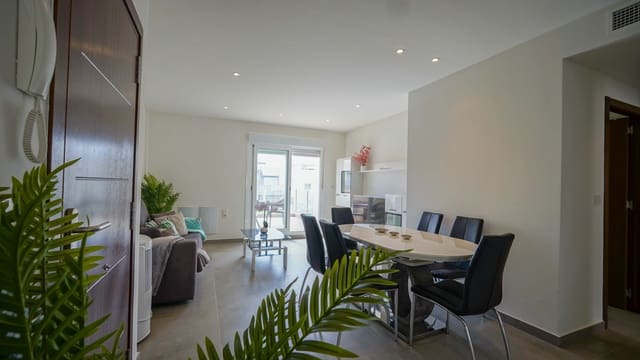 2 Zimmer Apartment zu verkaufen in Aguas Nuevas, Torrevieja mit Pool - 285.000 € (Ref: 9996069)