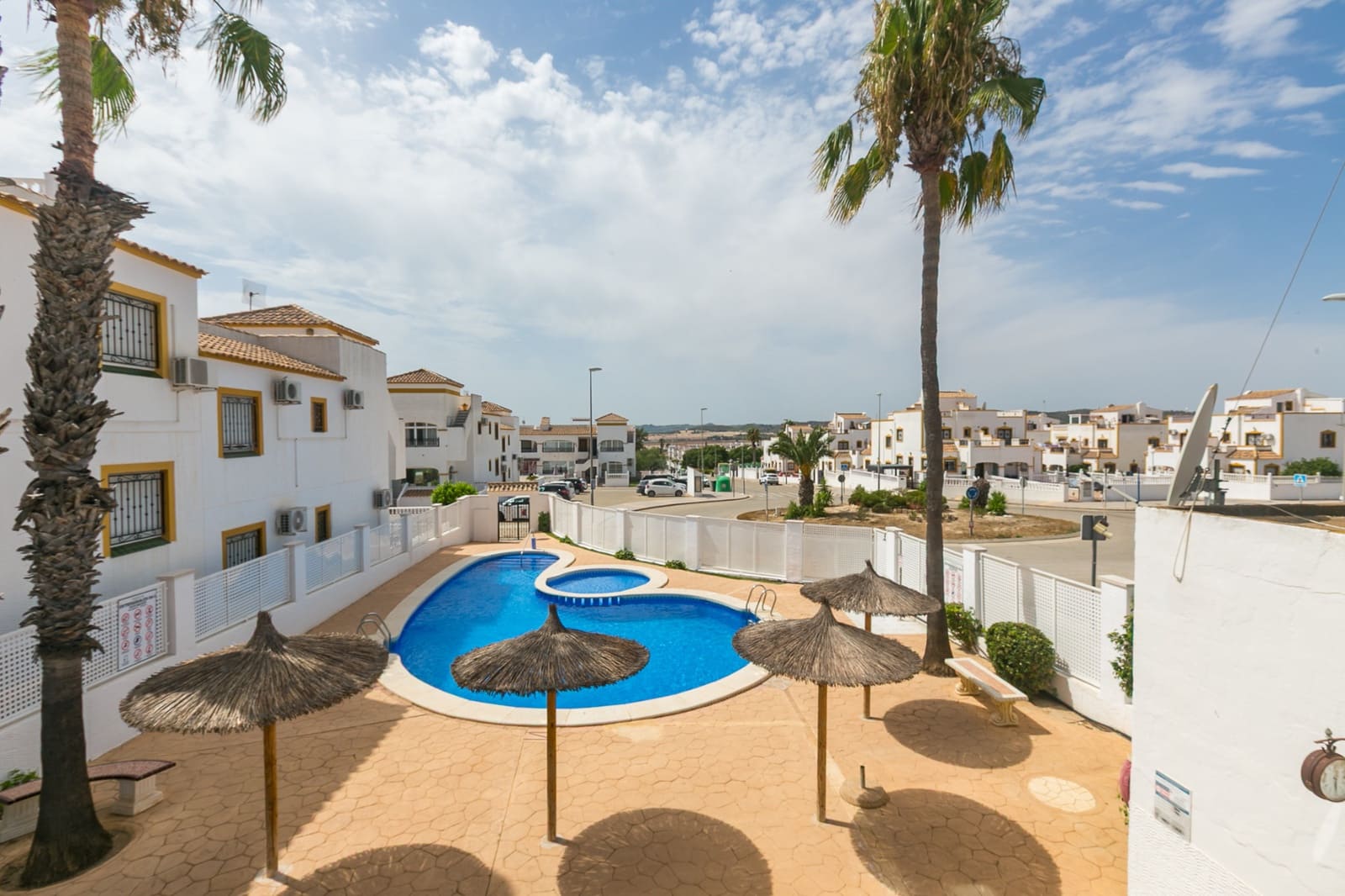2 camera da letto Attico in vendita in Vistabella con piscina - 135.000 € (Rif: 9996072)
