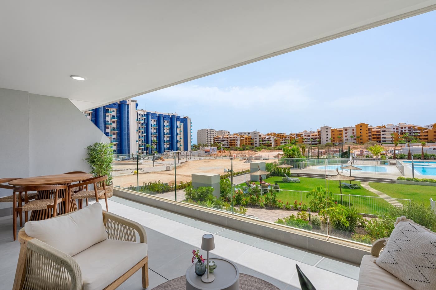 2 soveværelse Lejlighed til salg i Orihuela Costa med swimmingpool - € 379.000 (Ref: 9996073)
