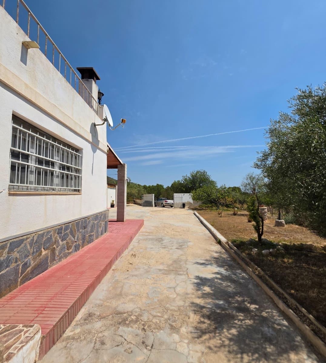 5 soveværelse Finca/Landehus til salg i Vandellos i l'Hospitalet de l'Infant med swimmingpool garage - € 375.000 (Ref: 10022502)