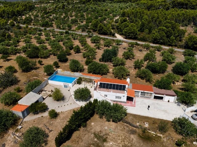 5 soveværelse Finca/Landehus til salg i Vandellòs i l'Hospitalet de l'Infant med swimmingpool garage - € 375.000 (Ref: 10022502)