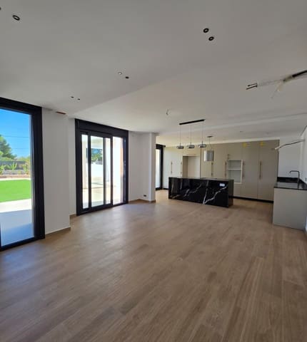4 quarto Casa em Banda para venda em L'Ametlla de Mar com piscina garagem - 670 000 € (Ref: 10044834)