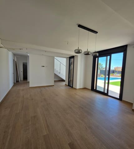 4 quarto Casa em Banda para venda em L'Ametlla de Mar com piscina garagem - 670 000 € (Ref: 10044834)