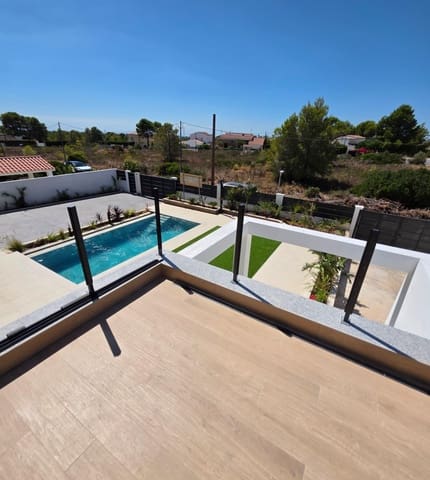 Casa de 4 habitaciones en L'Ametlla de Mar en venta con piscina garaje - 670.000 € (Ref: 10044834)