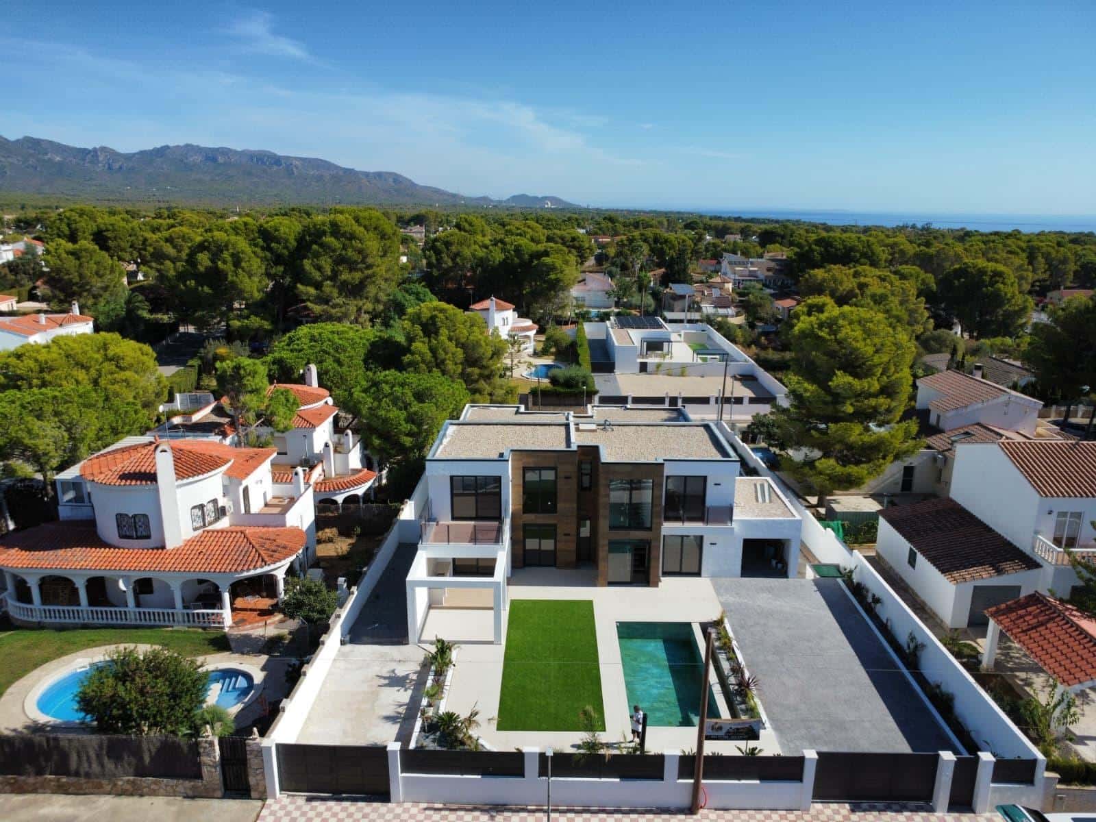 4 soveværelse Byhus til salg i L'Ametlla de Mar med swimmingpool garage - € 670.000 (Ref: 10044834)