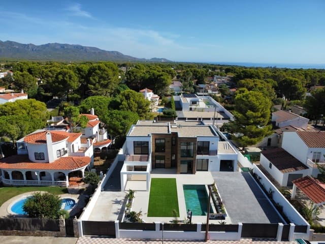 Casa de 4 habitaciones en L'Ametlla de Mar en venta con piscina garaje - 670.000 € (Ref: 10044834)